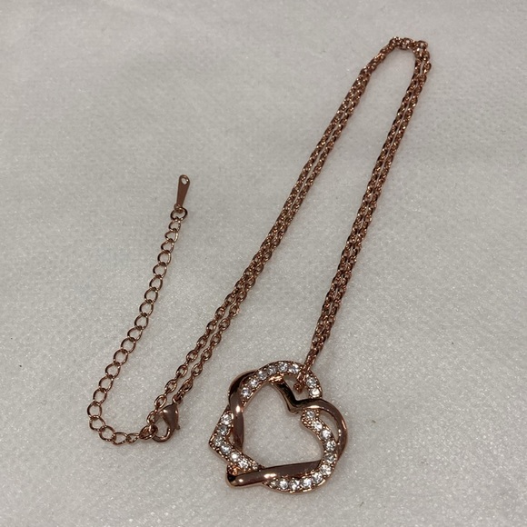 NWOT - New Double Entwined CZ Heart Rose Goldtone Pendant Necklace - Picture 7 of 9